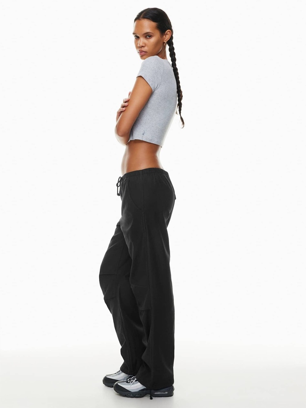 Aritzia TNA Cache Cargo Pant - Black Cotton Relaxed Mid-rise Parachute Pants - Picture 2 of 11